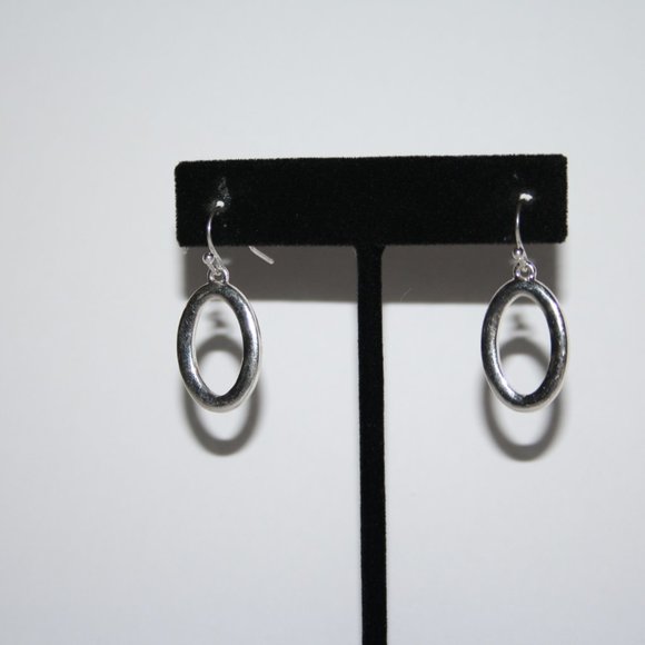 Beautiful silver dangle oval earrings - Picture 3 of 4
